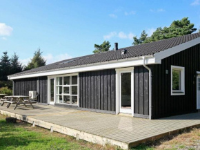 Luxurious Holiday Home in Hals with Sauna in Øster Melholt